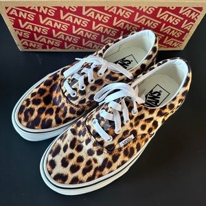 Lace up leopard print Vans